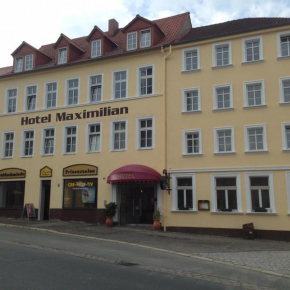  Hotel Maximilian  Цайц
